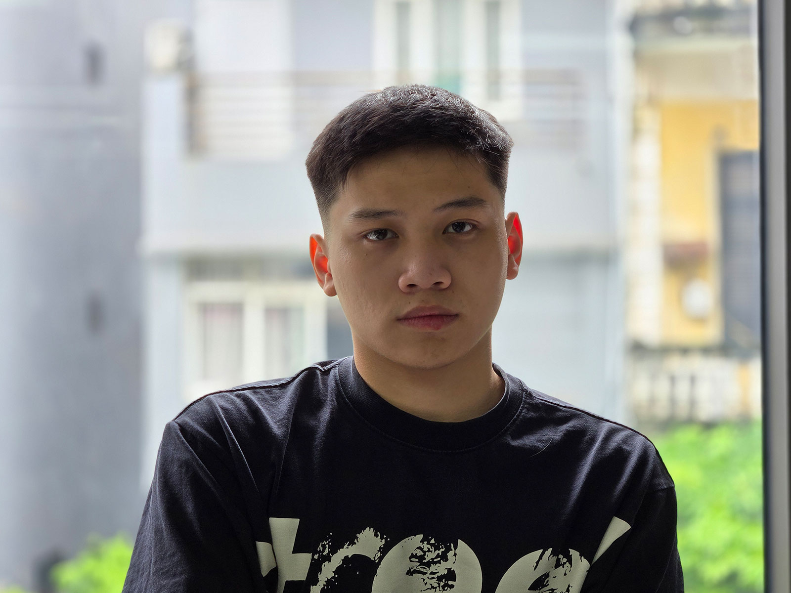Galaxy Z Fold6 (Chân dung ngược sáng 3X)