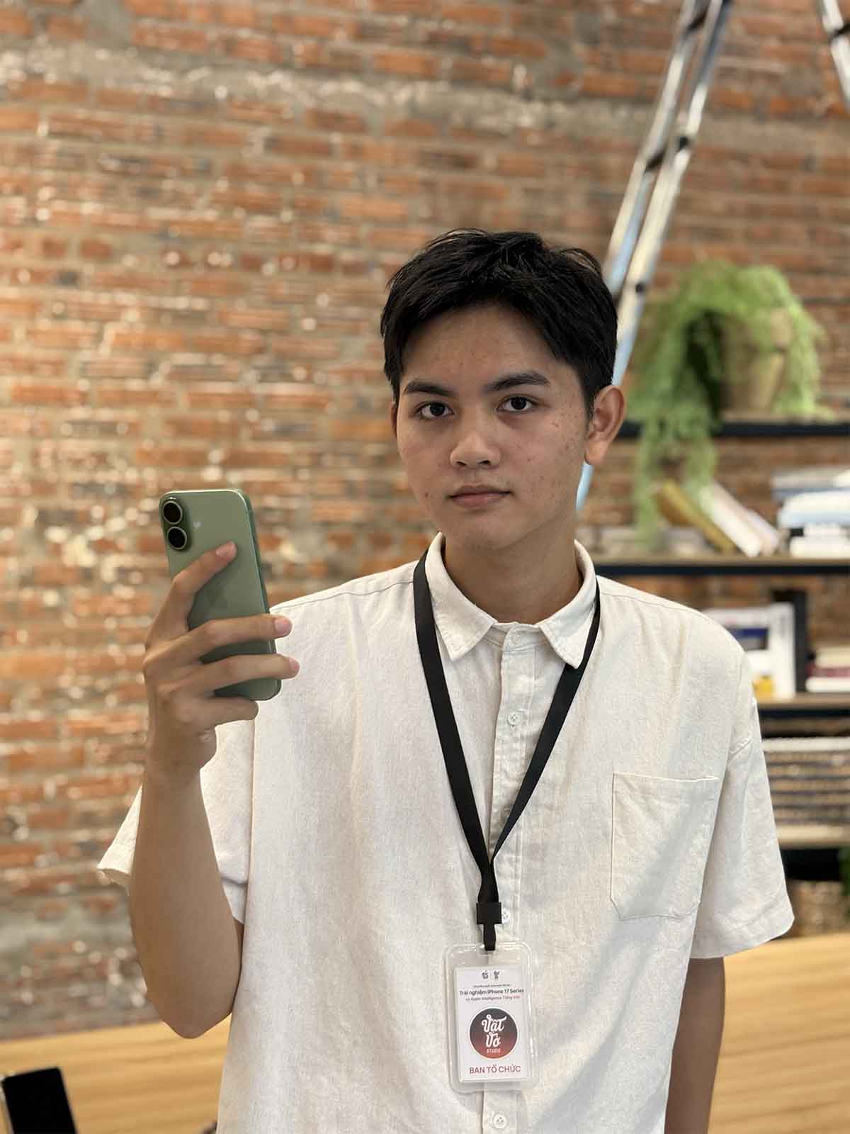 iPhone 16